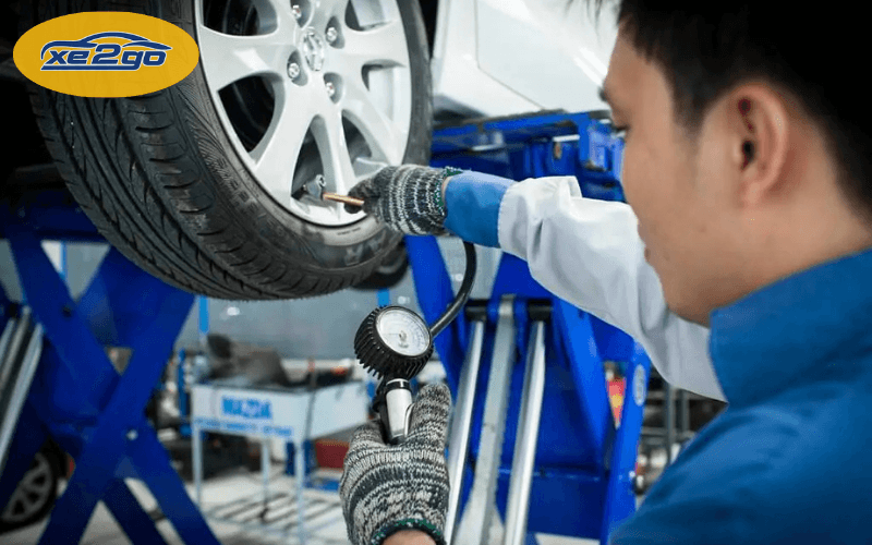 Kiểm Tra Độ Mòn và Áp Suất Lốp