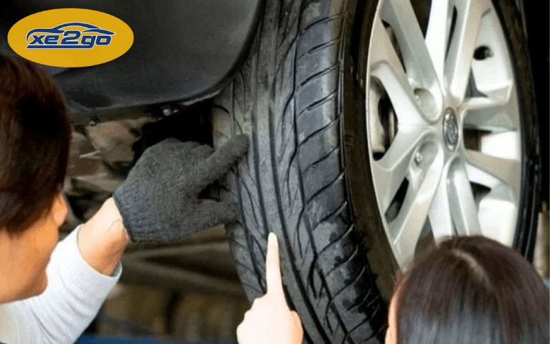 Kiểm Tra Độ Mòn và Áp Suất Lốp